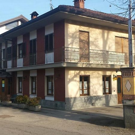 Ristorante Buasca Hotel Cuorgnè Buitenkant foto