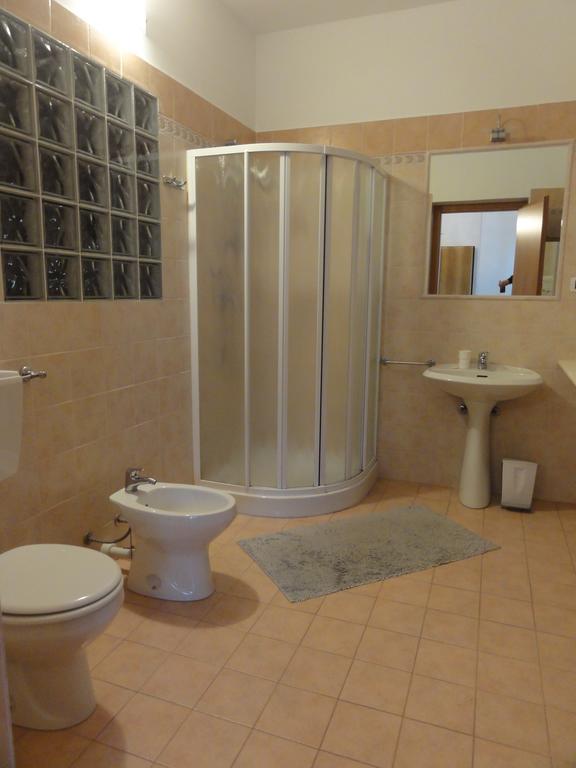 Ristorante Buasca Hotel Cuorgnè Buitenkant foto
