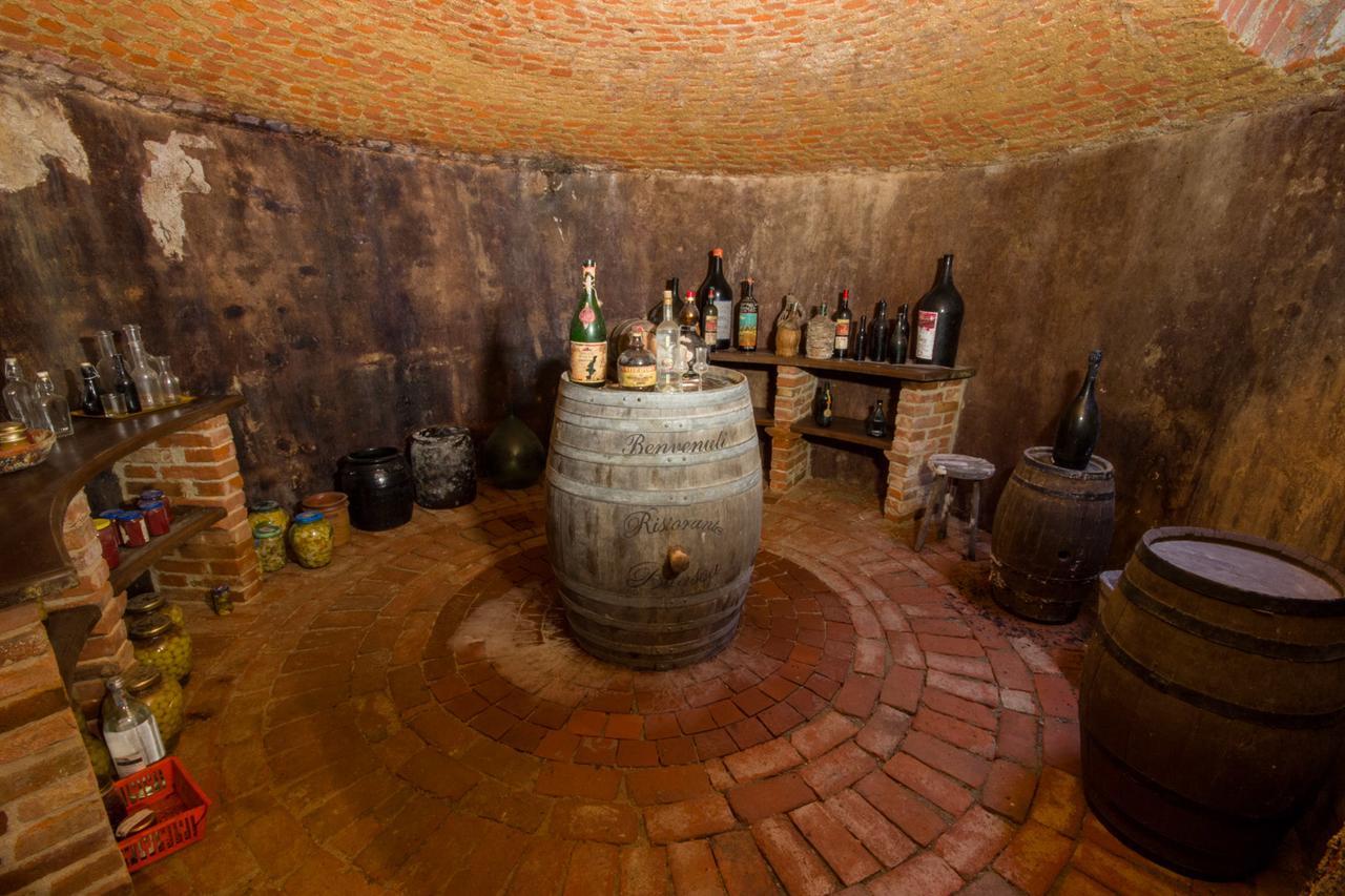 Ristorante Buasca Hotel Cuorgnè Buitenkant foto